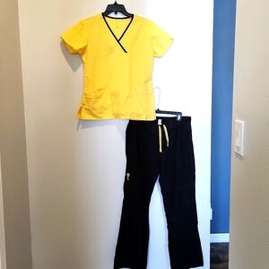 Yellow and Black Women's Scrub Set- Wonderwink